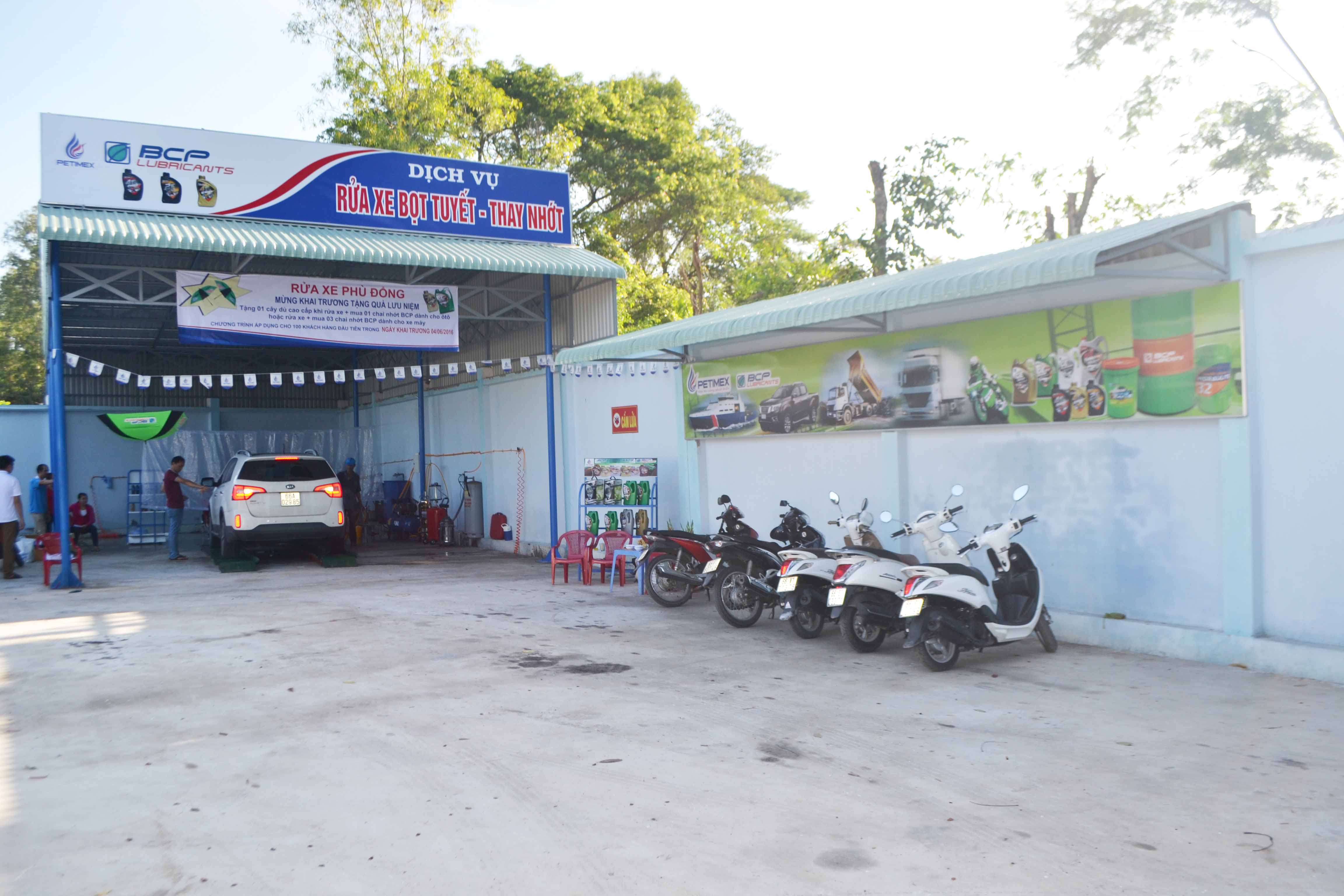 Khai trương dịch vụ rửa xe bọt tuyết – thay nhớt bcp (06/06/2016)