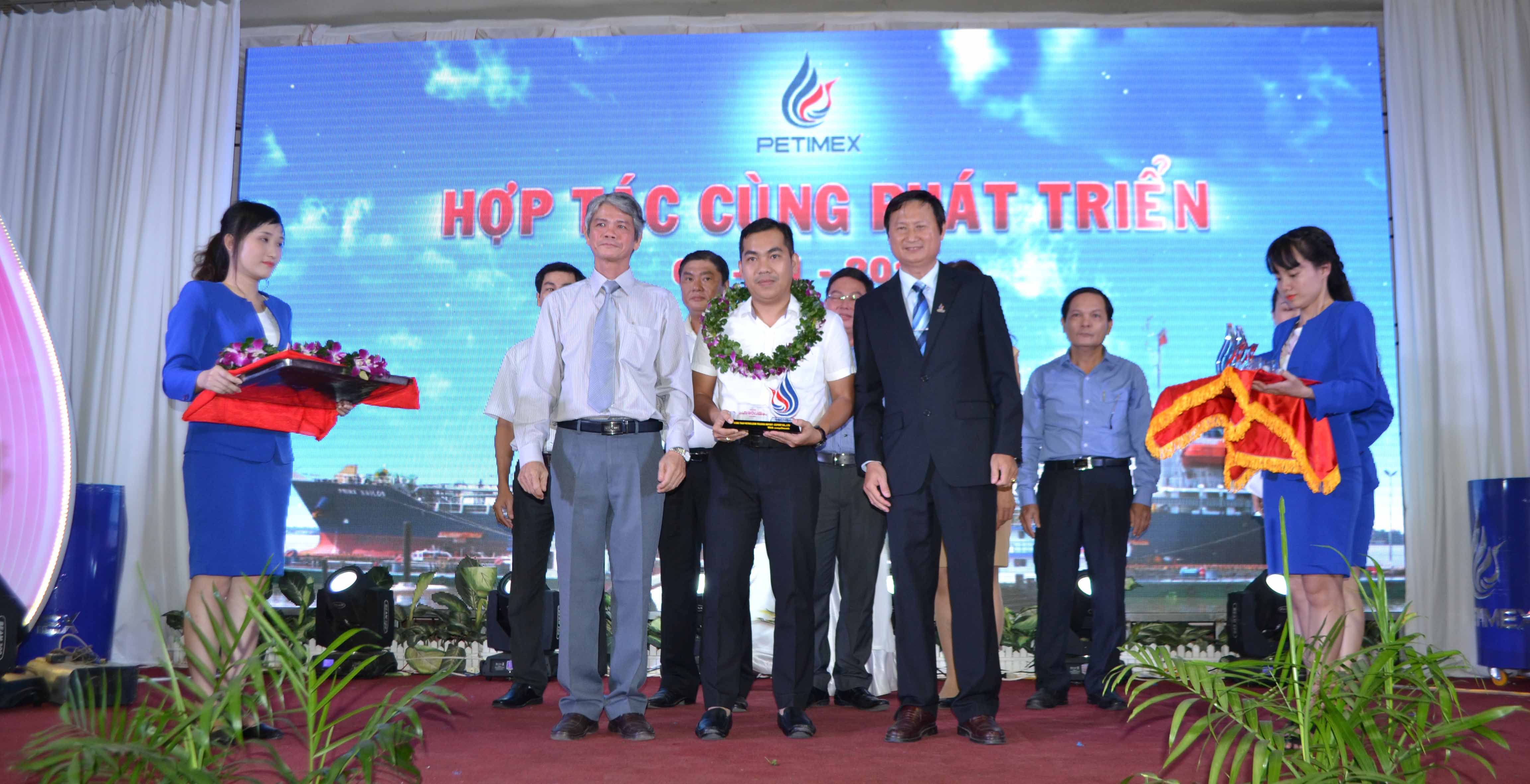 Họp mặt khách hàng petimex 2015 (09/01/2016)