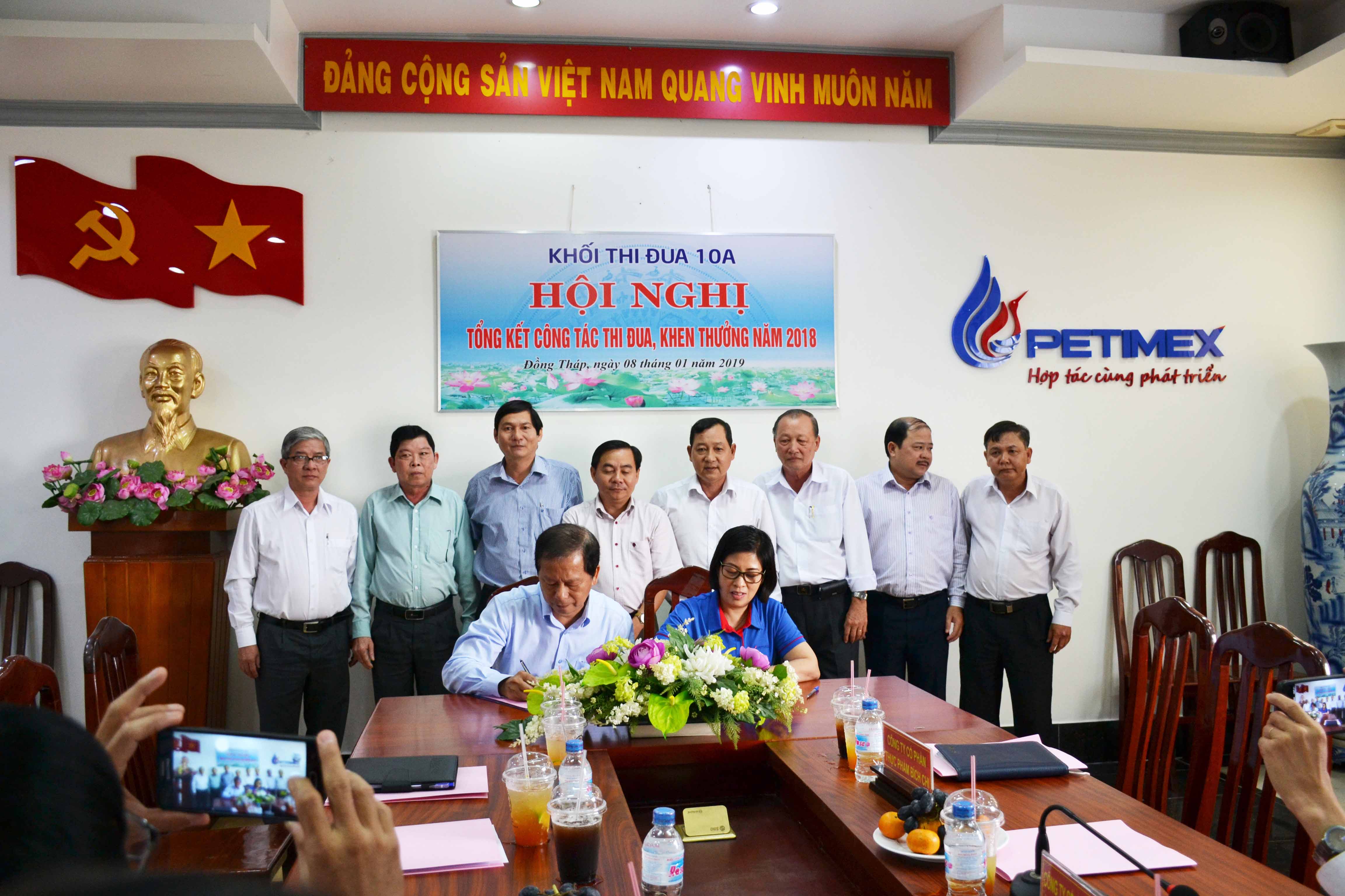 Hội nghị tổng kết công tác thi đua, khen thưởng khối 10a năm 2018 (09/01/2019)