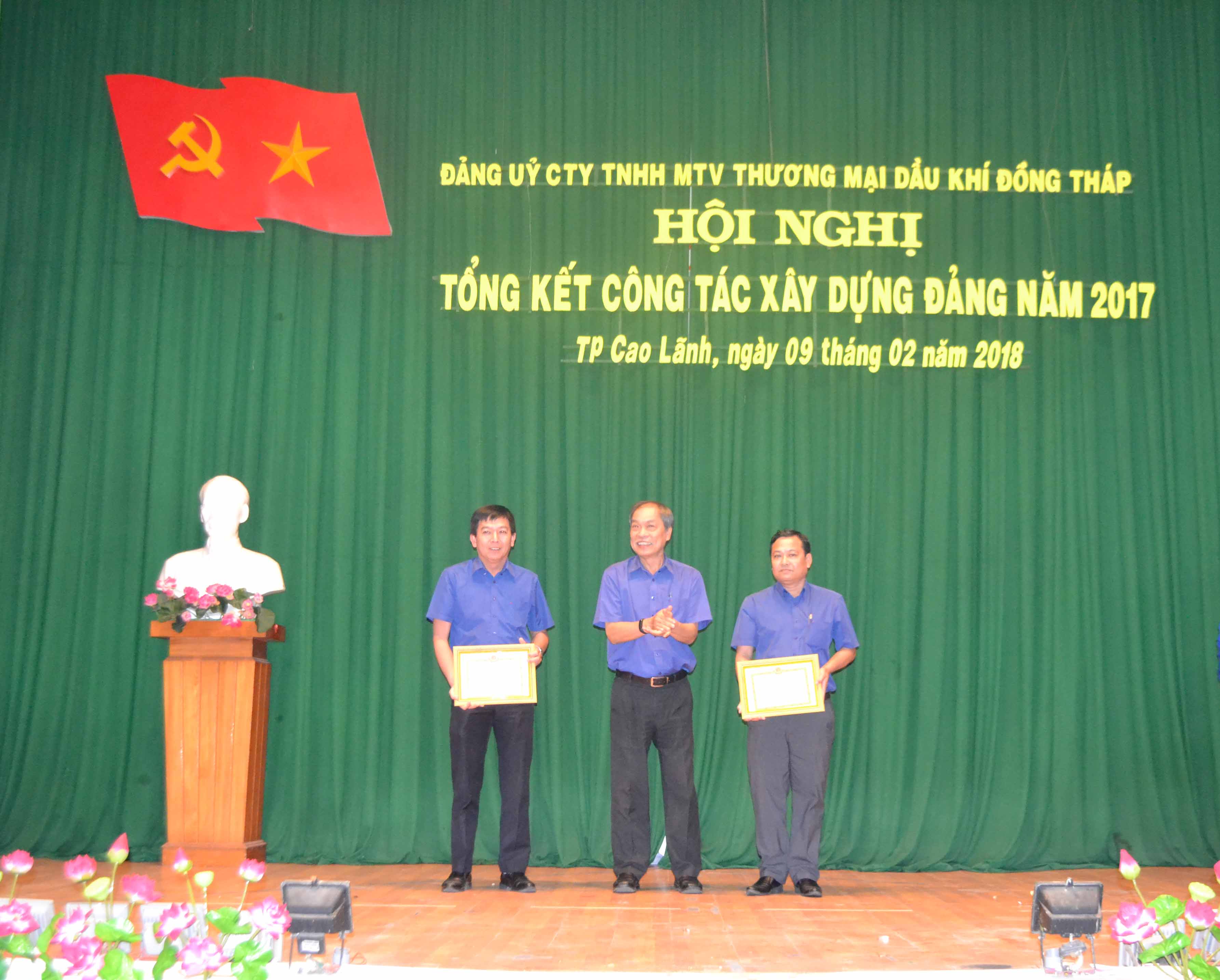 Đảng ủy công ty petimex tổ chức hội nghị học tập, quán triệt nghị quyết trung ương 6 khóa xii và tổng kết công tác xây dựng đảng năm 2017. (12/02/2018)