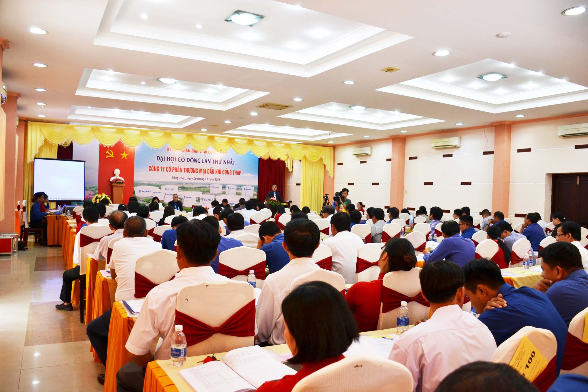 Đại hội cổ đông lần thứ nhất và ra mắt công ty cổ phần thương mại dầu khí đồng tháp (10/11/2018)