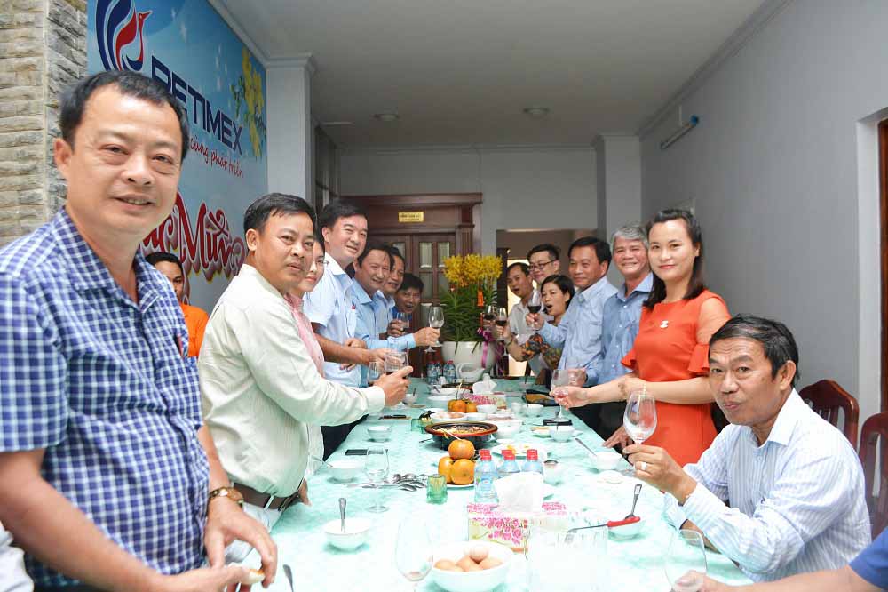 Lãnh đạo tỉnh đồng tháp đến thăm và chúc tết petimex nhân dịp xuân mậu tuất năm 2018 (16/02/2018)