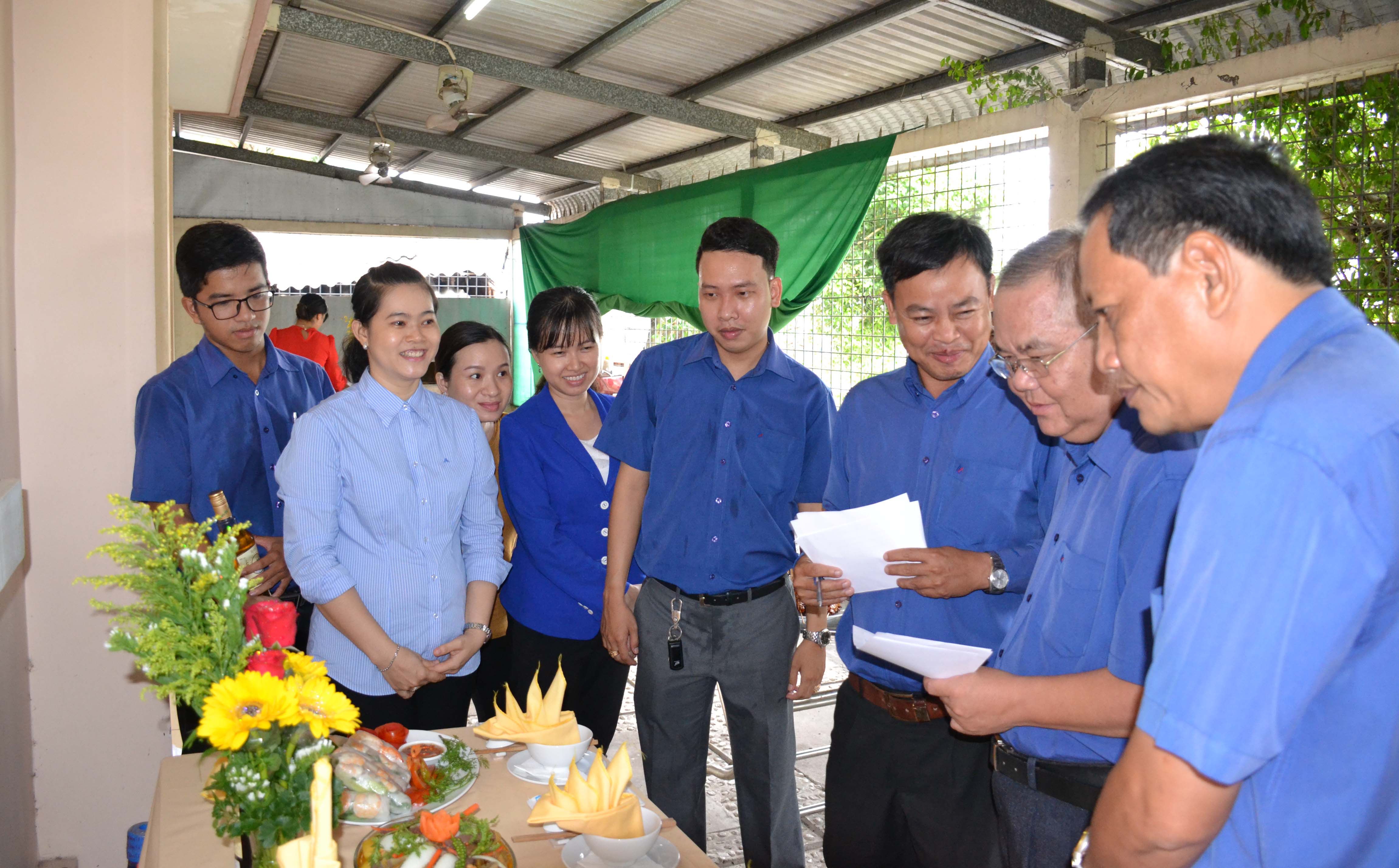 Petimex tổ chức họp mặt nữ cán bộ, người lao động nhân ngày 20/10 (19/10/2018)