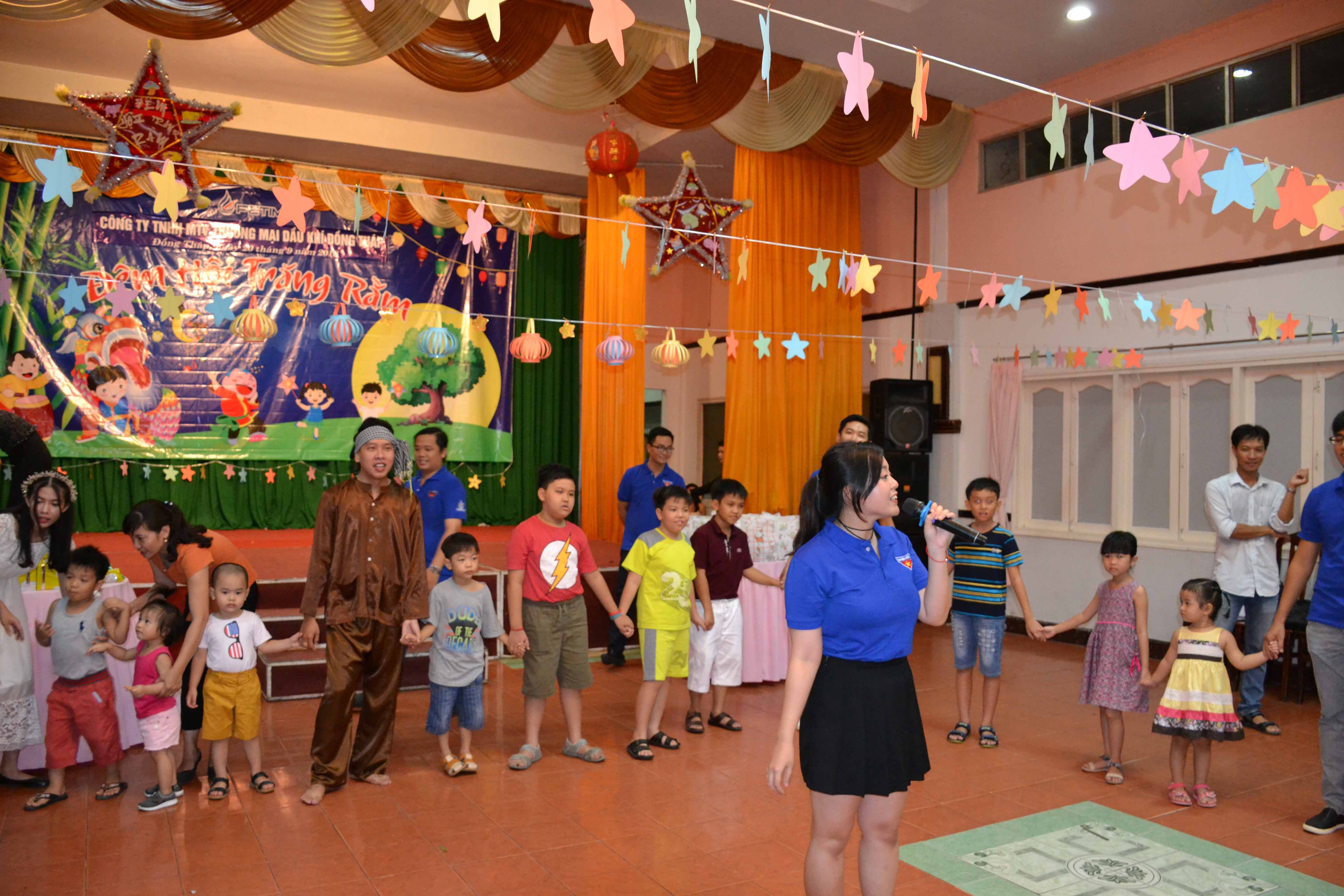 Petimex tổ chức “đêm hội trăng rằm” cho các cháu thiếu nhi (21/09/2018)