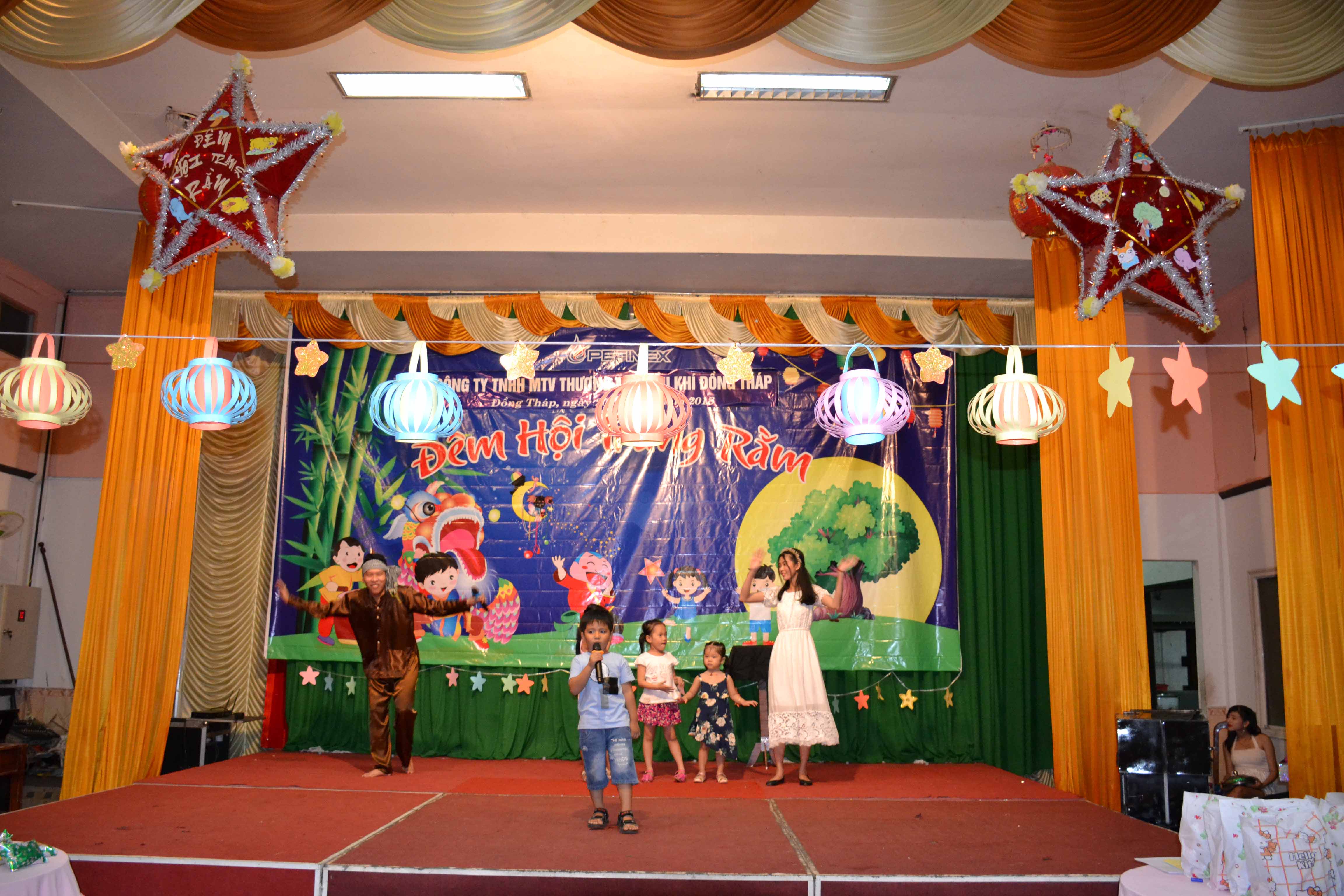 Petimex tổ chức “đêm hội trăng rằm” cho các cháu thiếu nhi (21/09/2018)