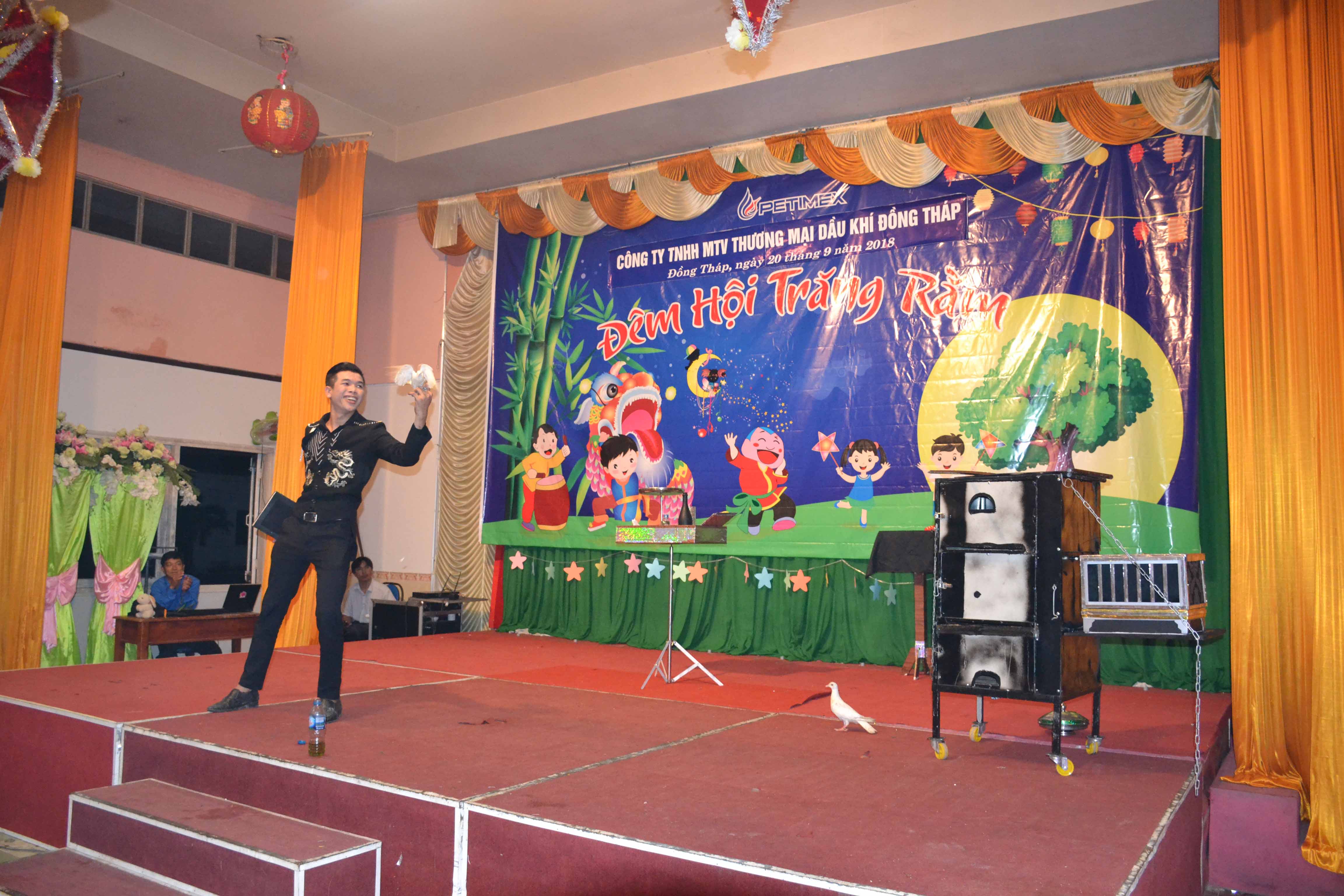 Petimex tổ chức “đêm hội trăng rằm” cho các cháu thiếu nhi (21/09/2018)