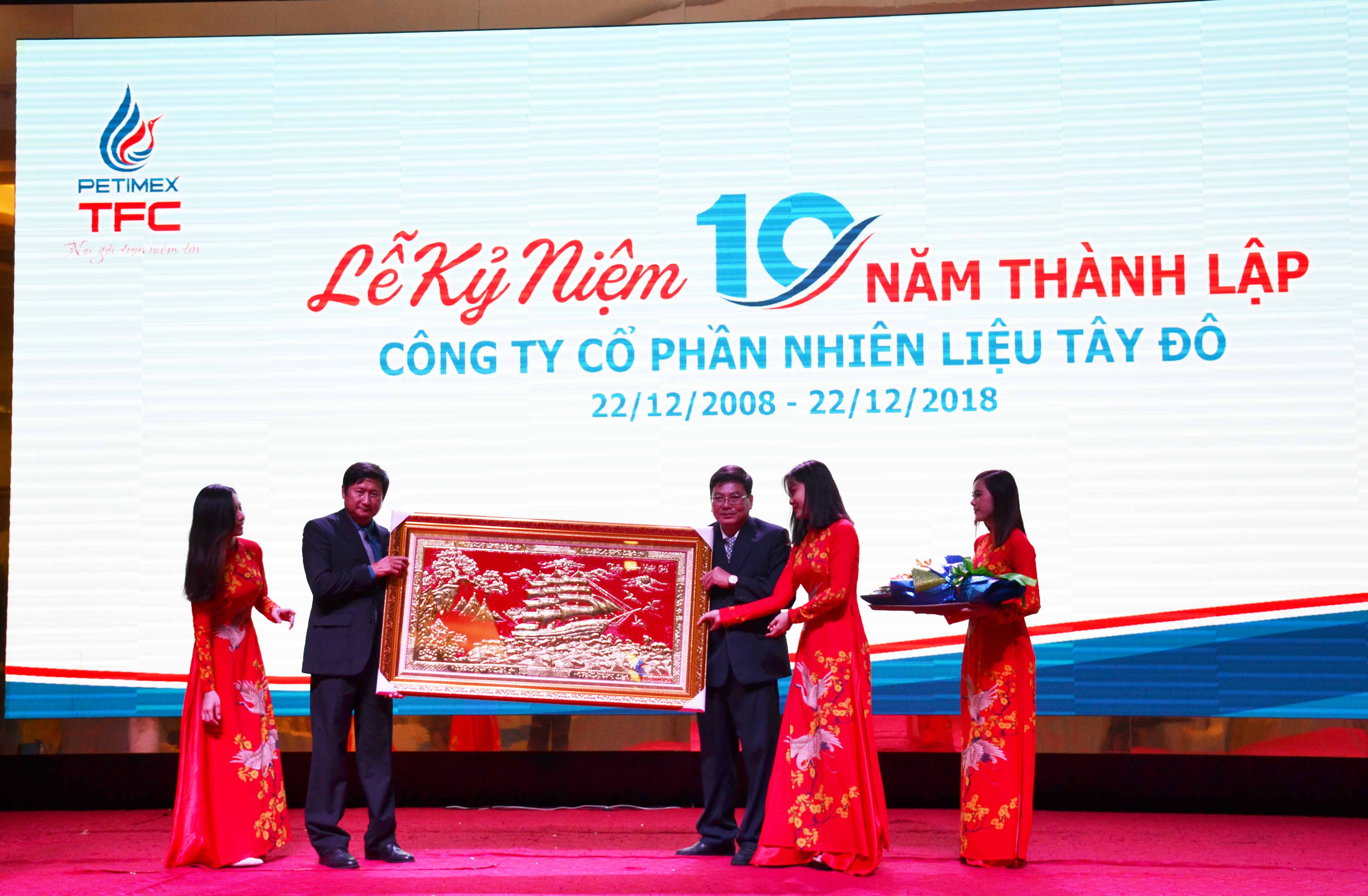 Lãnh đạo petimex chúc mừng kỷ niệm 10 năm thành lập tfc (22/12/2018)