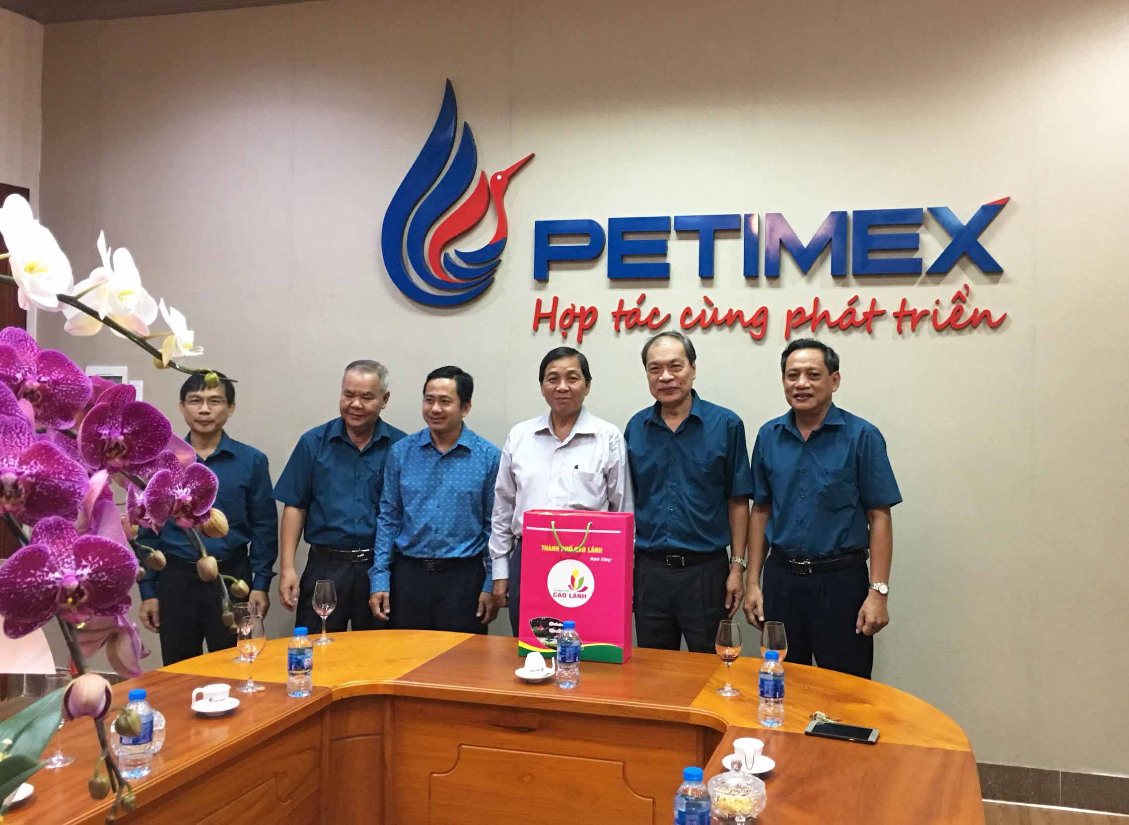 Lãnh đạo tỉnh đến thăm và chúc tết petimex (23/01/2019)