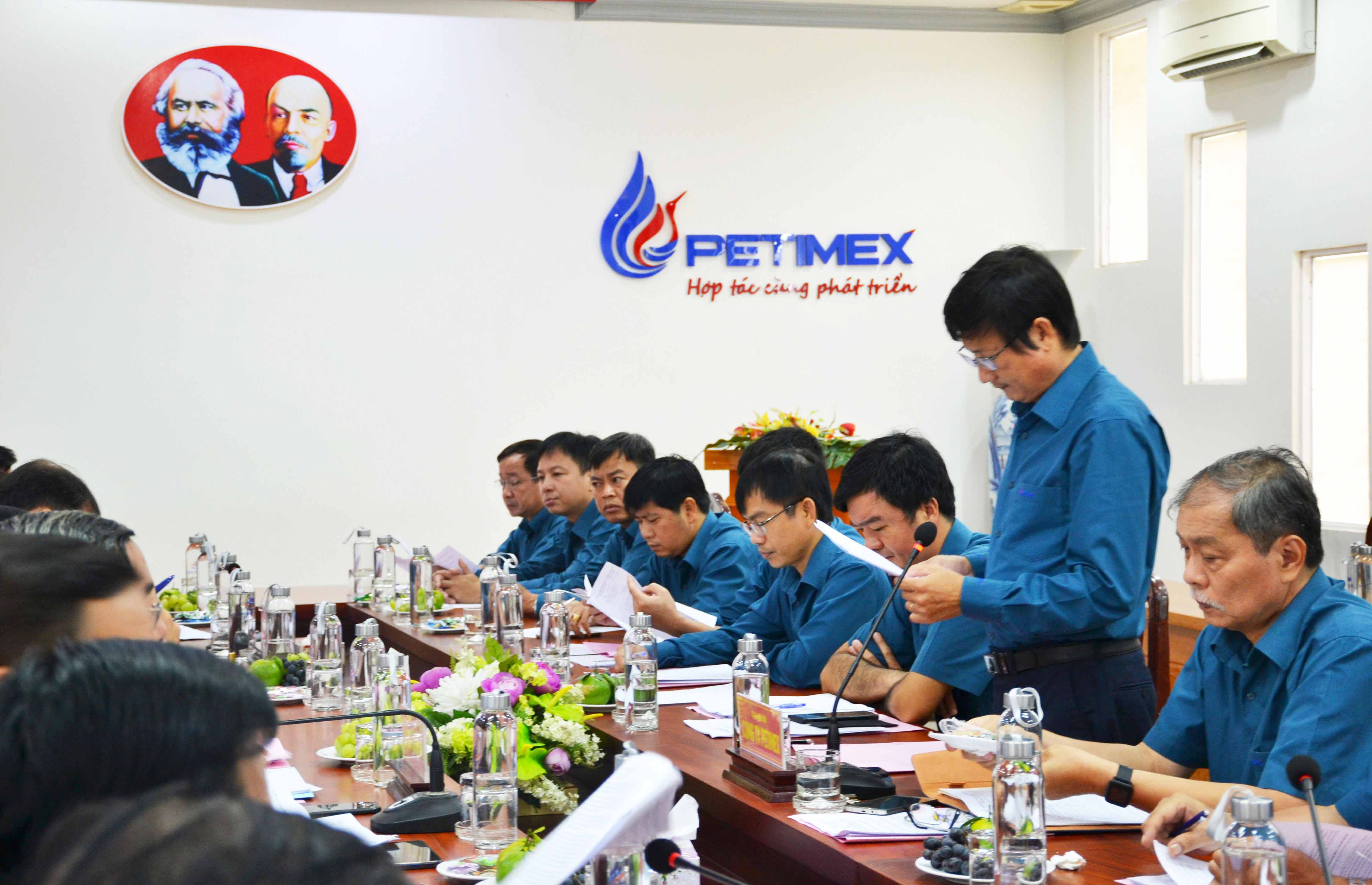 Đoàn công tác hội đồng nhân dân tỉnh đồng tháp đến thăm và làm việc với công ty cổ phần thương mại dầu khí đồng tháp. (23/08/2019)