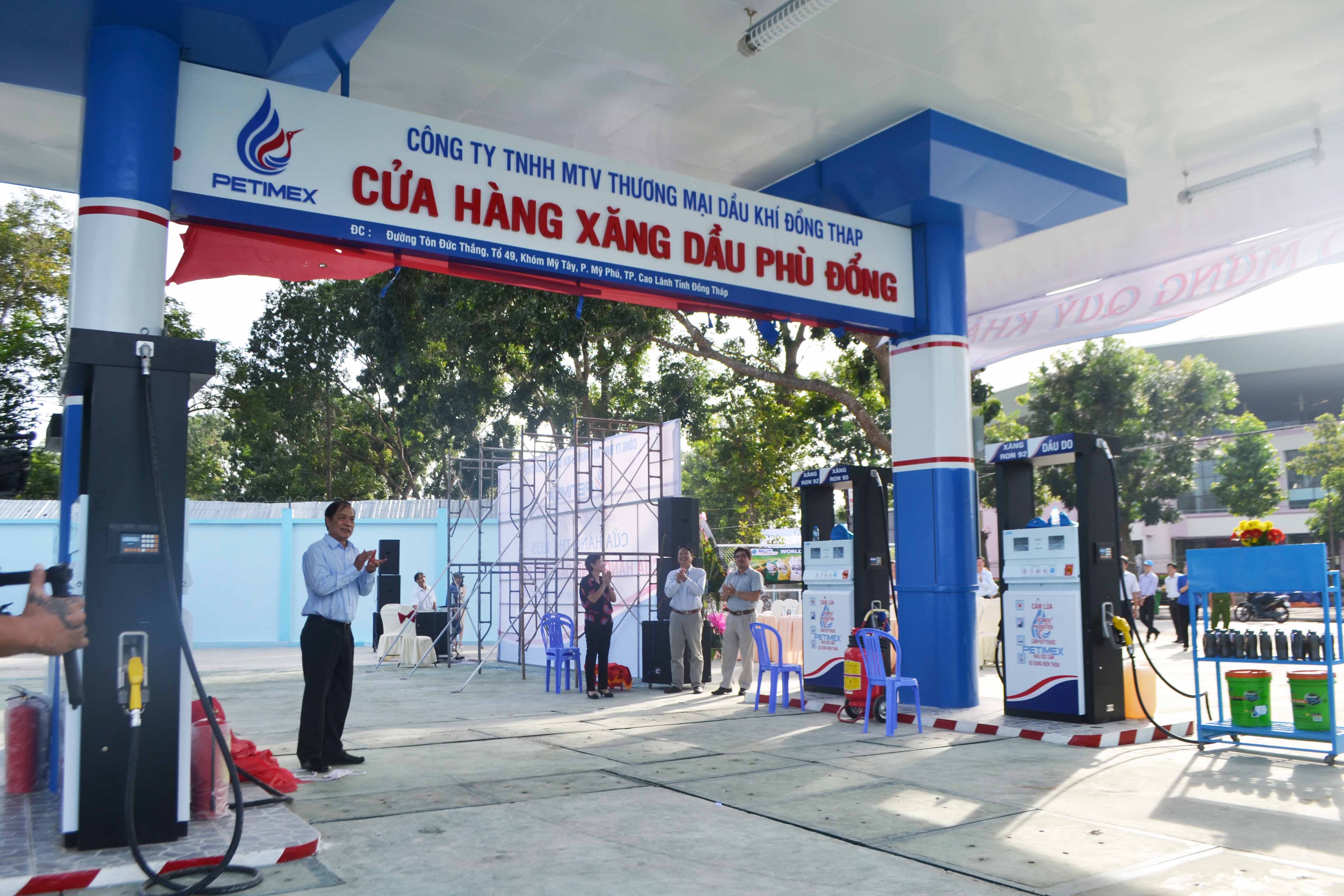 Lễ khai trương cửa hàng xăng dầu phù đổng (24/12/2015)