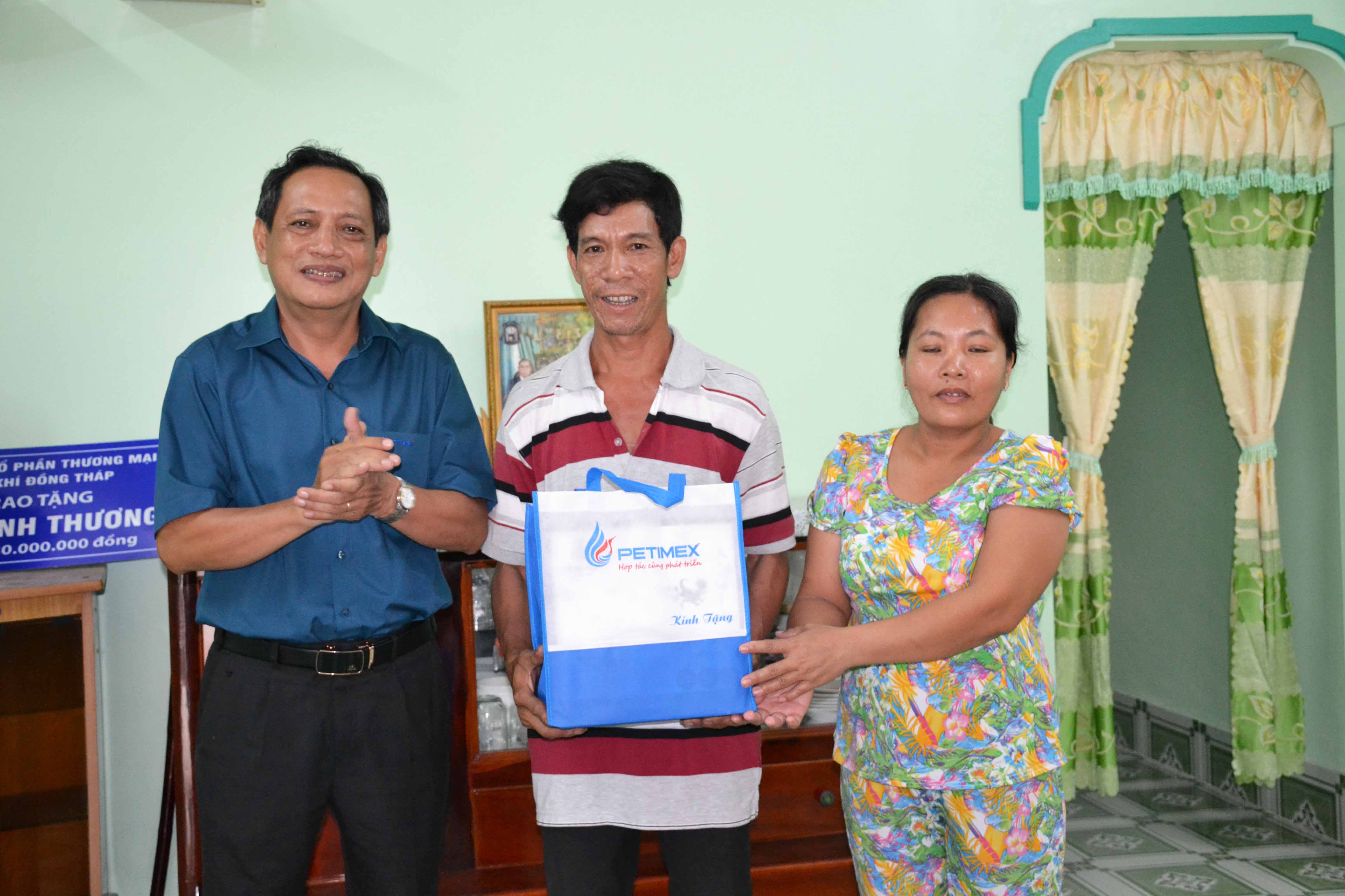 Petimex trao tặng nhà tình thương cho hộ nghèo (26/12/2018)