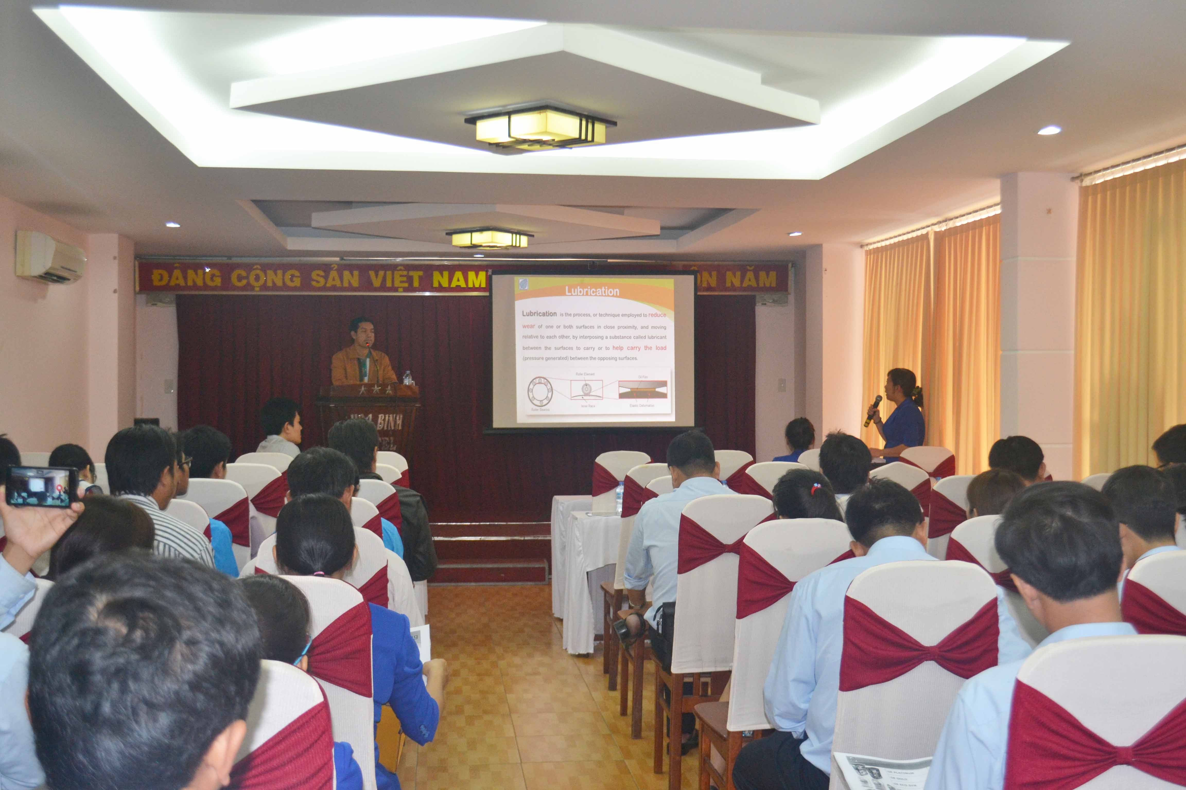 Petimex tổ chức giới thiệu sản phẩm dầu nhờn bcp cho khách hàng (03/03/2016)