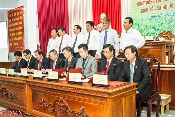 Ký kết thỏa thuận hợp tác giữa petimex và vietinbank – chi nhánh đồng tháp tại hội thảo “hoạt động tín dụng ngân hàng thúc đẩy phát triển kinh tế - xã hội vùng đồng bằng sông cửu long” - mdec hậu giang 2016 (14/07/2016)