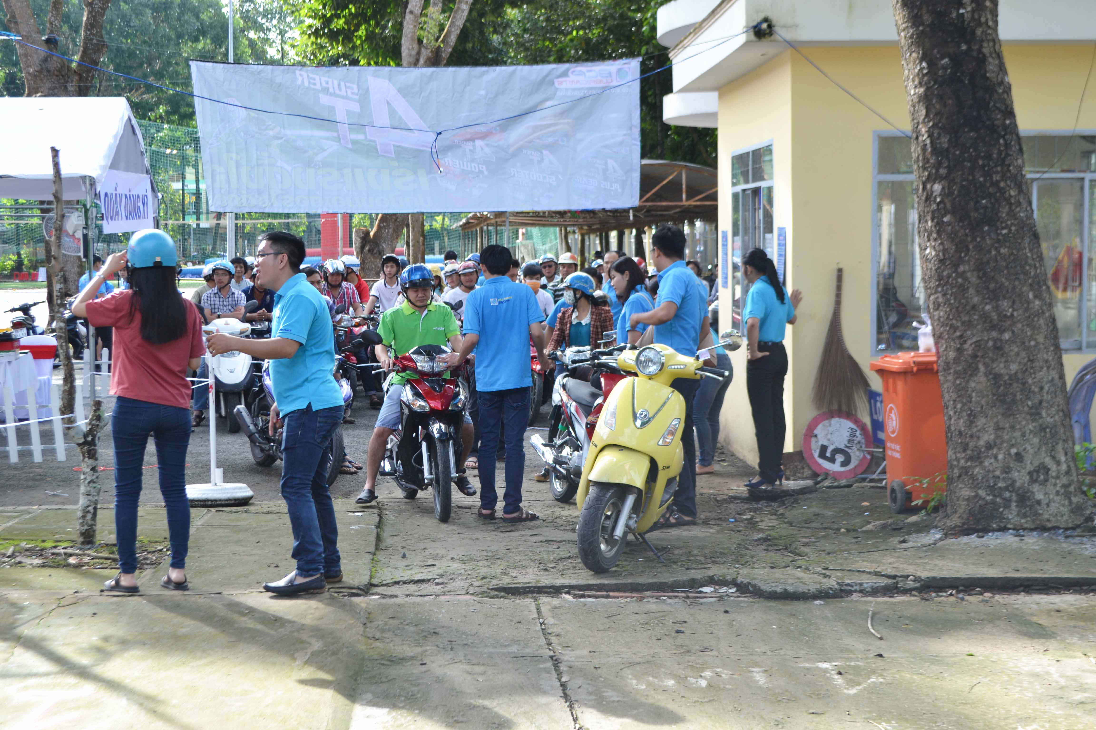 Petimex tổ chức chương trình thay nhớt miễn phí (01/11/2016)