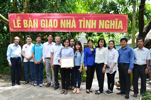 Petimex trao học bổng cho học sinh nghèo các xã an bình huyện cao lãnh, hòa an, mỹ trà tp cao lãnh đầu năm học 2017-2018 (05/09/2017)