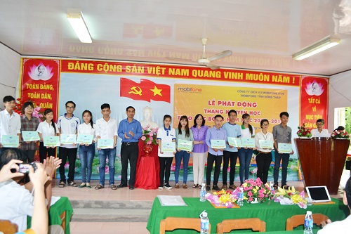 Petimex trao học bổng cho học sinh nghèo các xã an bình huyện cao lãnh, hòa an, mỹ trà tp cao lãnh đầu năm học 2017-2018 (05/09/2017)